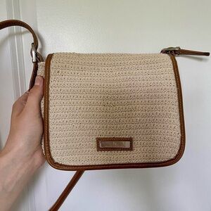 Frankie and Johnnie Cream Woven Crossbody Bag with Makeup Storage